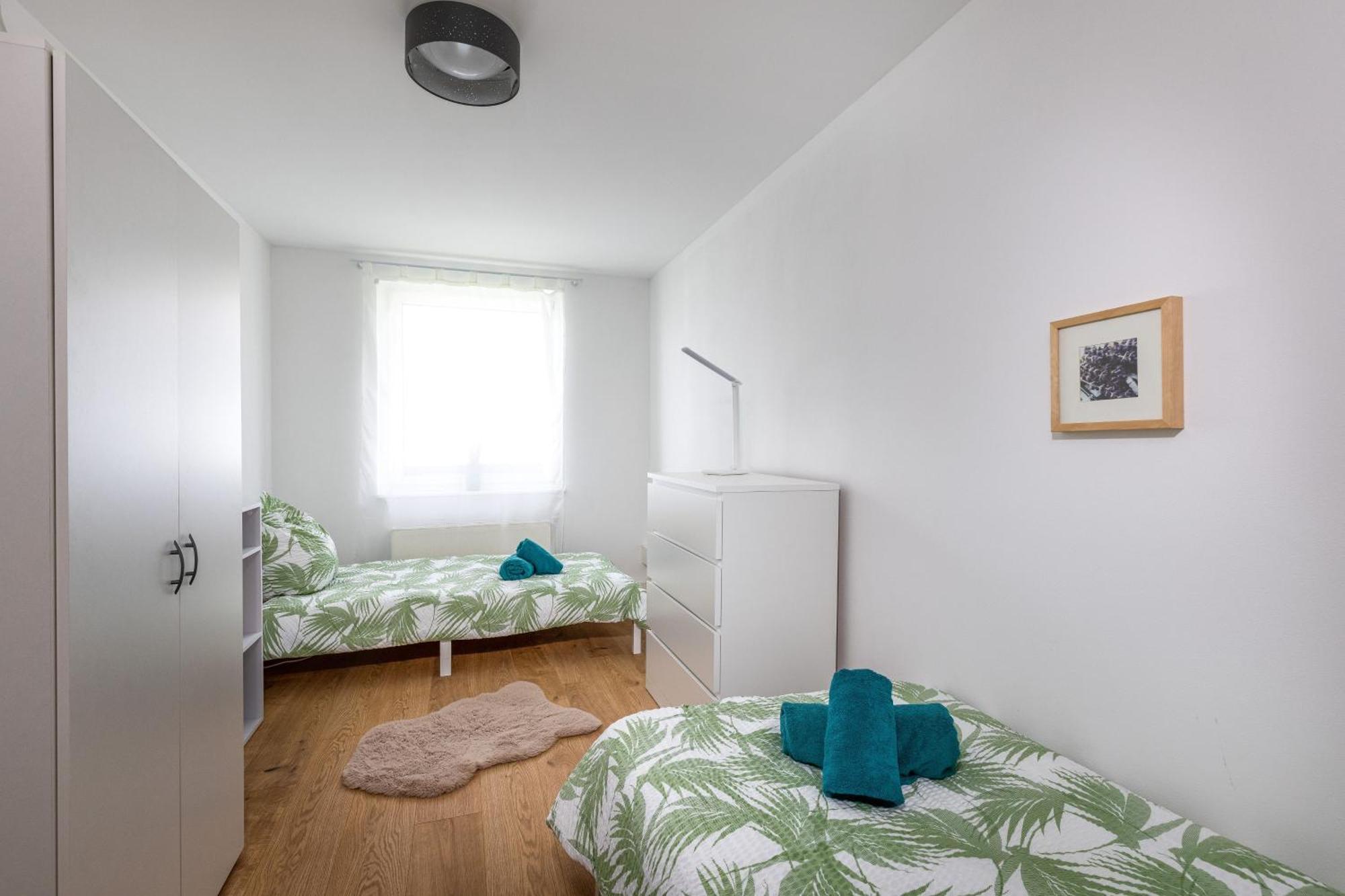 Schoenes, Modernes Apartment Mit Zwei Schlafzimmern - Zentral Mit Balkon Fuer 6 Personen Montabaur Luaran gambar