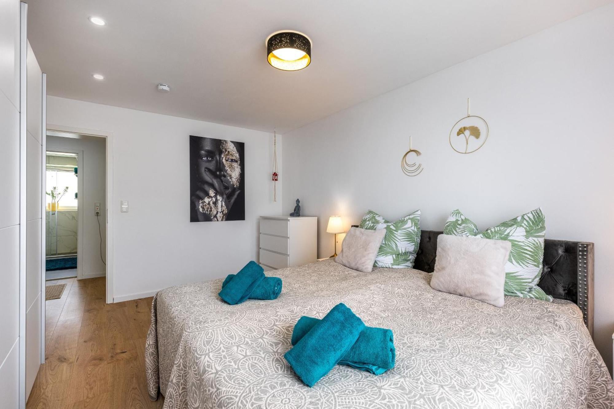 Schoenes, Modernes Apartment Mit Zwei Schlafzimmern - Zentral Mit Balkon Fuer 6 Personen Montabaur Luaran gambar